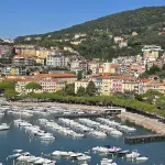 La Spezia Estate Festival 2026: Max Angioni inaugura la settima edizione con “Anche meno – Round finale”