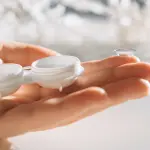 Come togliere le lenti a contatto in modo sicuro e senza errori