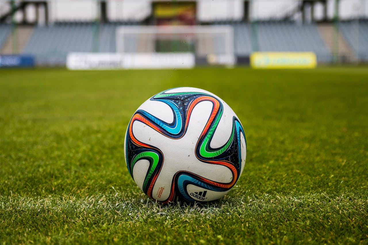 Mondiali FIFA 2026 nei bar e ristoranti, ecco gli obblighi SIAE e RAI per le dirette